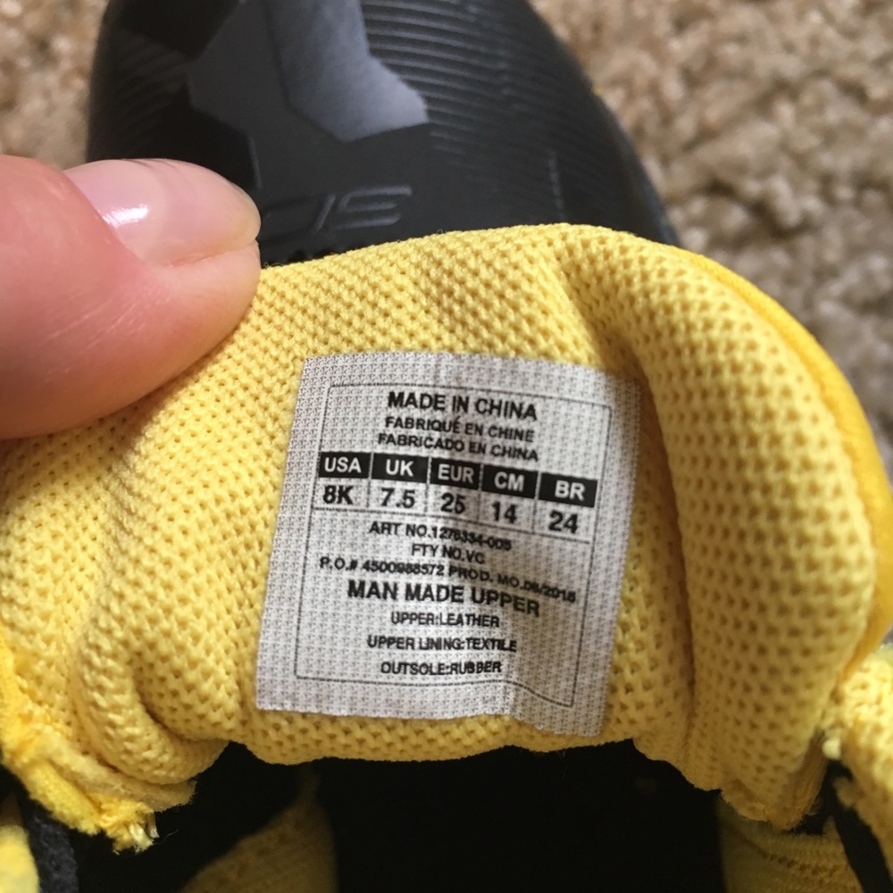 “Under Armor” Fall shoes for boys - Picture 5 of 5